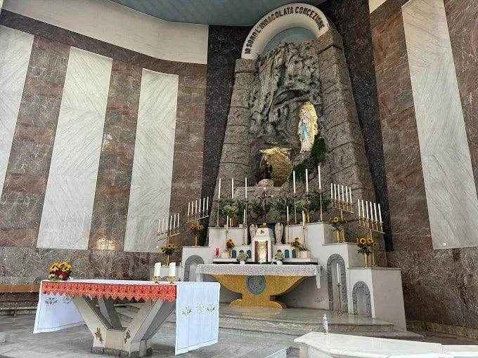 Kisene sostiene la Parrocchia di Nostra Signora di Lourdes a Napoli: un impegno concreto per la comunità - Kisené