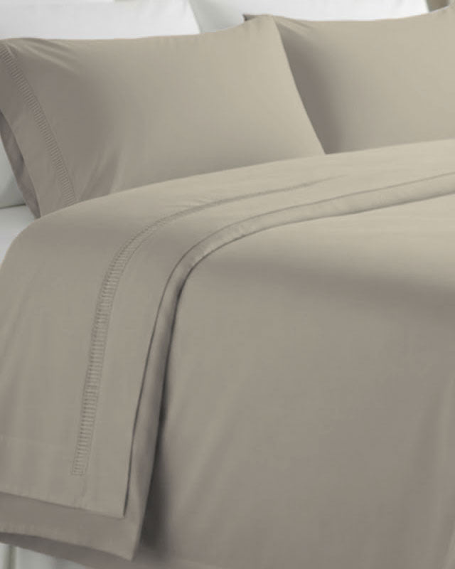 Completo Letto in Percalle con Ricamo Kisené