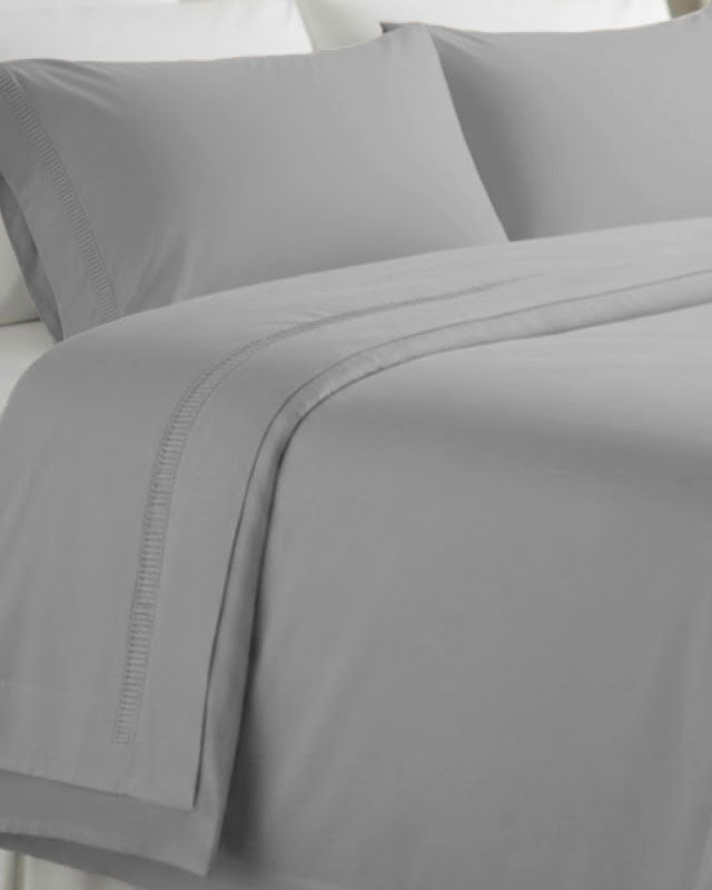 Completo Letto in Percalle con Ricamo Kisené