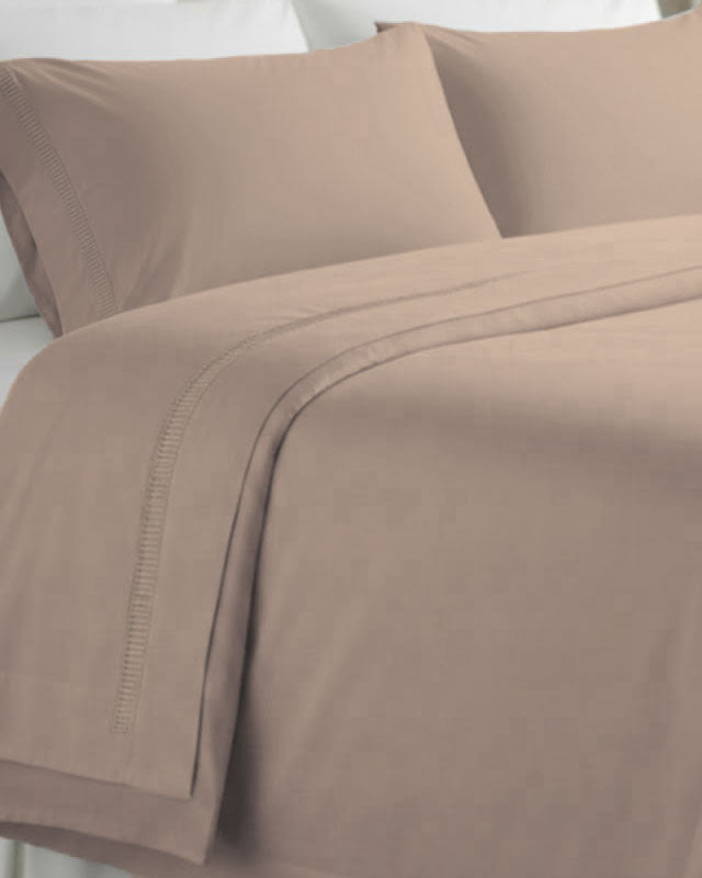 Completo Letto in Percalle con Ricamo Kisené